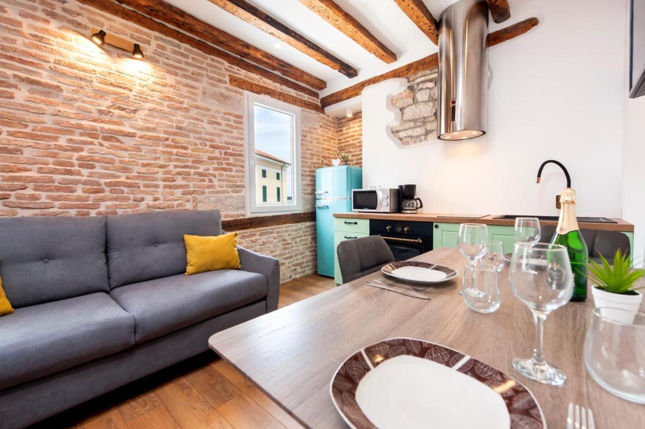 The Yellow House Apartments Rovinj Bagian luar foto