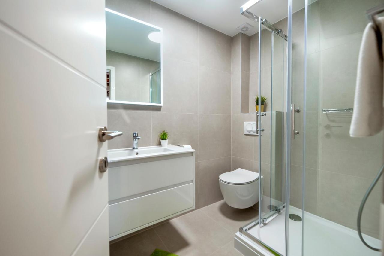 The Yellow House Apartments Rovinj Bagian luar foto