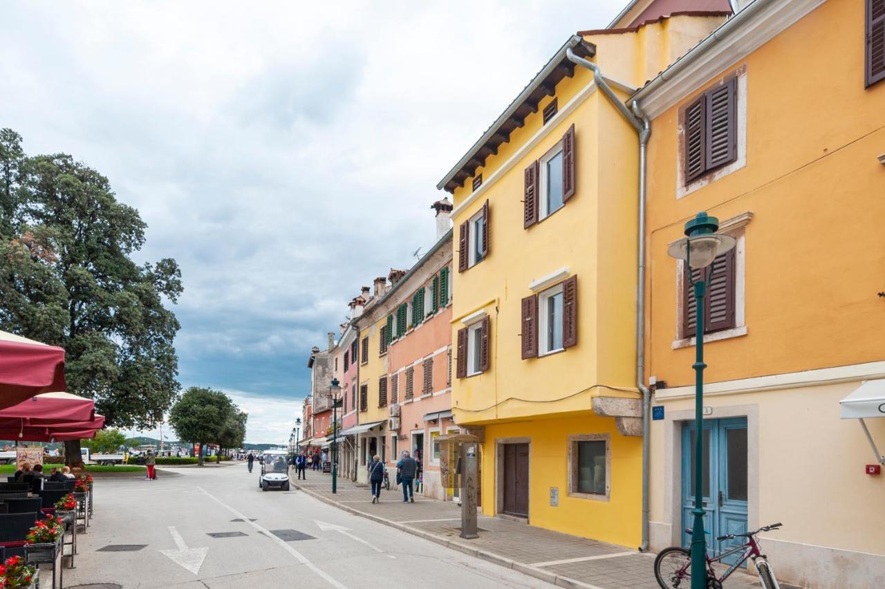 The Yellow House Apartments Rovinj Bagian luar foto